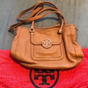 Tory Burch Amanda hobo classic leather tote